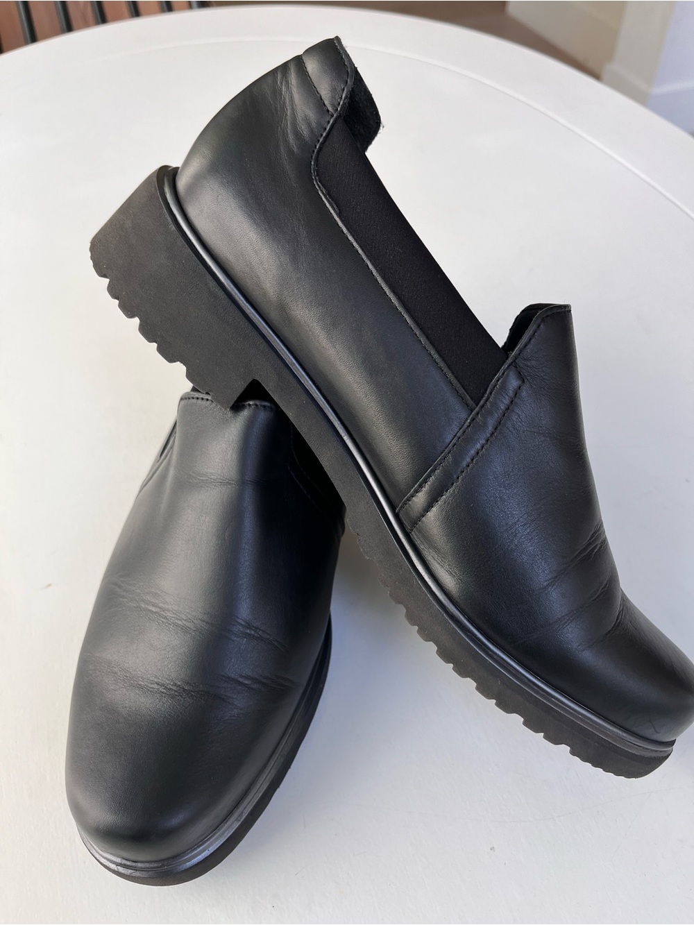 Munro Black Leather Slip-On Loafers